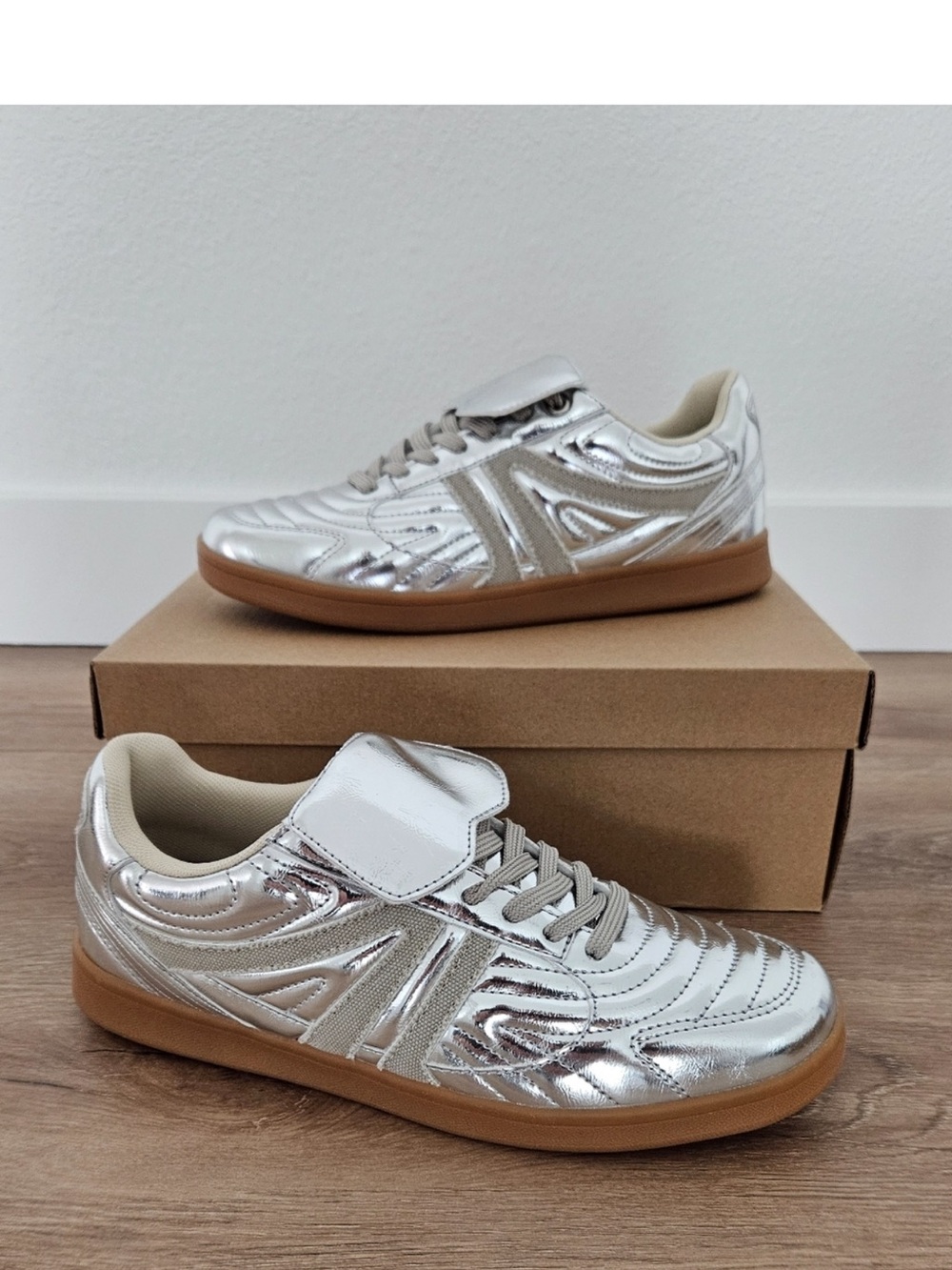 NWT in box Metallic Silver Steve Madden Sneakers with Gum Sole size 7